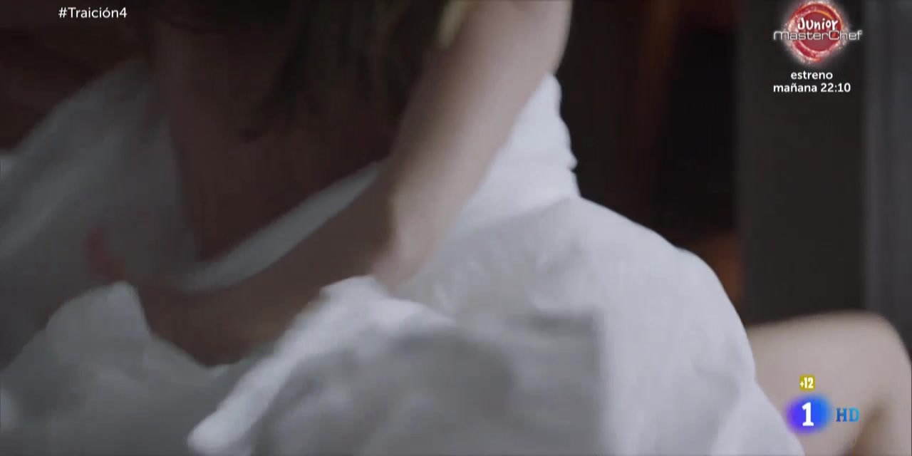 Manuela Velasco nude – Traicion s01e04 (2017)