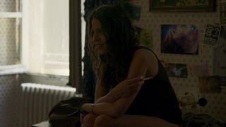 Isabel Aime Gonzalez-Sola - Fete de famille (2019) Sexy movie scene