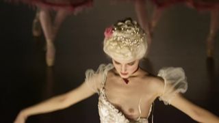 Michalina Olszanska - Matilda (2017) Сut nude scene