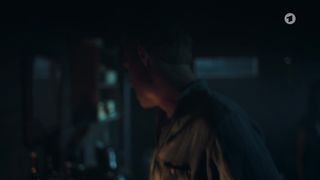 Vanessa Loibl - Unsere wunderbaren Jahre (2020) Naked movie scene