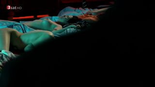 Emily Cox, Cordelia Wege, Cornelia Ivancan - Spuren des Bosen Liebe (2015) Sexy film scenes