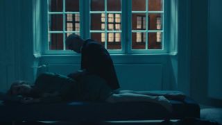 Marie Bach Hansen nackt - En flirt (2019)