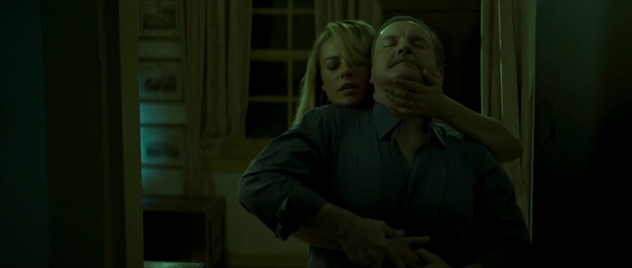 Elisa Volpatto, Paolla Oliveira – Assedio s01e06 (2018) Naked hot scene