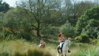 Juliane Elting, Flora Bulcao, Isabelle Puntel - O Ornitologo (2016) Nude movie scenes