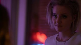 Sarah Mahita, Emma Drogunova - Bonnie _ Bonnie (2019) sexy hot scene