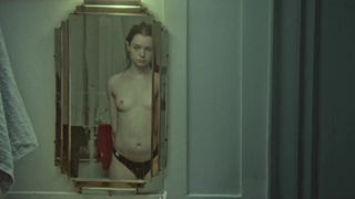 Esme Creed-Miles sexy - Jamie (2020)