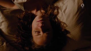 Anja Knauer - Die Inselarztin s01e01 (2018) Naked actress in a "topless" scene