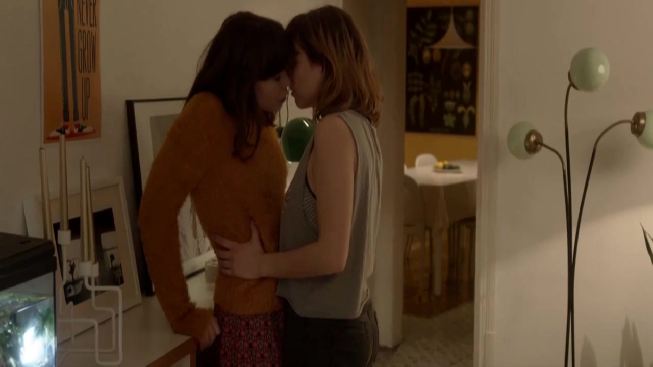 Nausicaa Bonnín, Laia Costa – Citas s01e02 (2016) celeb nude video