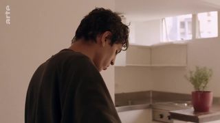 Luna Acosta - La casa del arbol (2017) Сut erotic scene