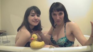 Melodie Bujold, Sandrine Farina - Buzz Mec Mag (2015) Сut naked video