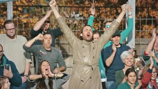 Eliane Iten, Simone Kern nude - Flitzer (2017)