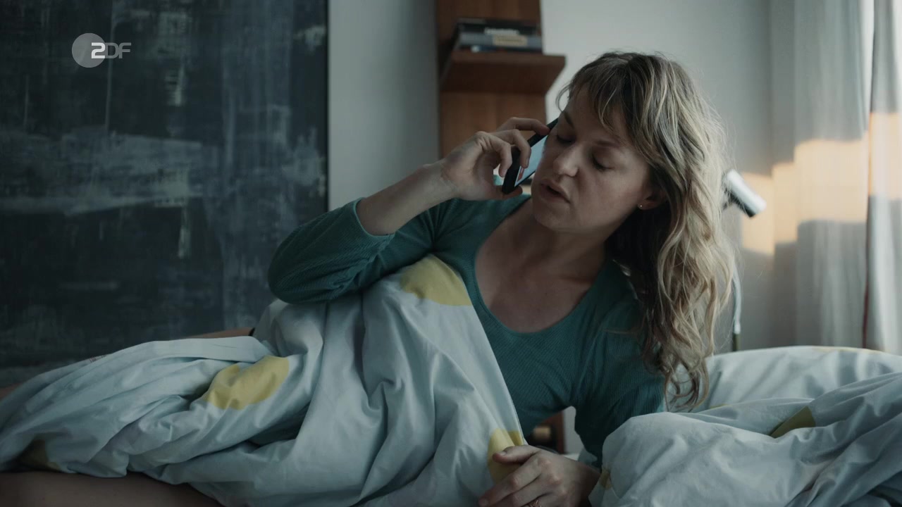 Lisa Wagner nude – Kommissarin Heller s01e09 (2019)