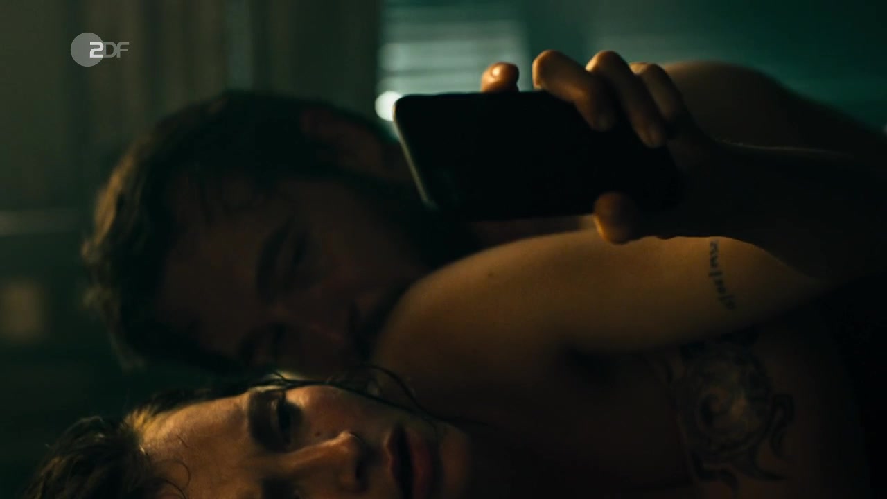 Sabrina Reiter nude – Spuren des Bosen s01e08 (2019)