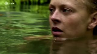 Isabell Gerschke nude - Fluss des Lebens - Verloren am Amazonas (2013)