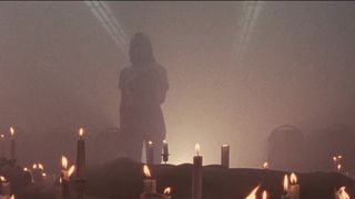 Lilli Lorenz nude - Luz (2018)