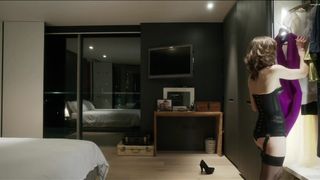 Lindsay Armaou & Lili Bordan & Anna Passey & Funda Önal & Lucy Clements THE SMOKE (2014)