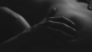 Jessy Moravec naked - Lasst die Alten sterben (2017)