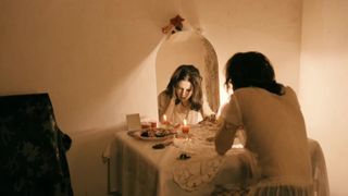 Simona Stoicescu, Ioana Barbu nude - Daca Bobul nu Moare (2010)