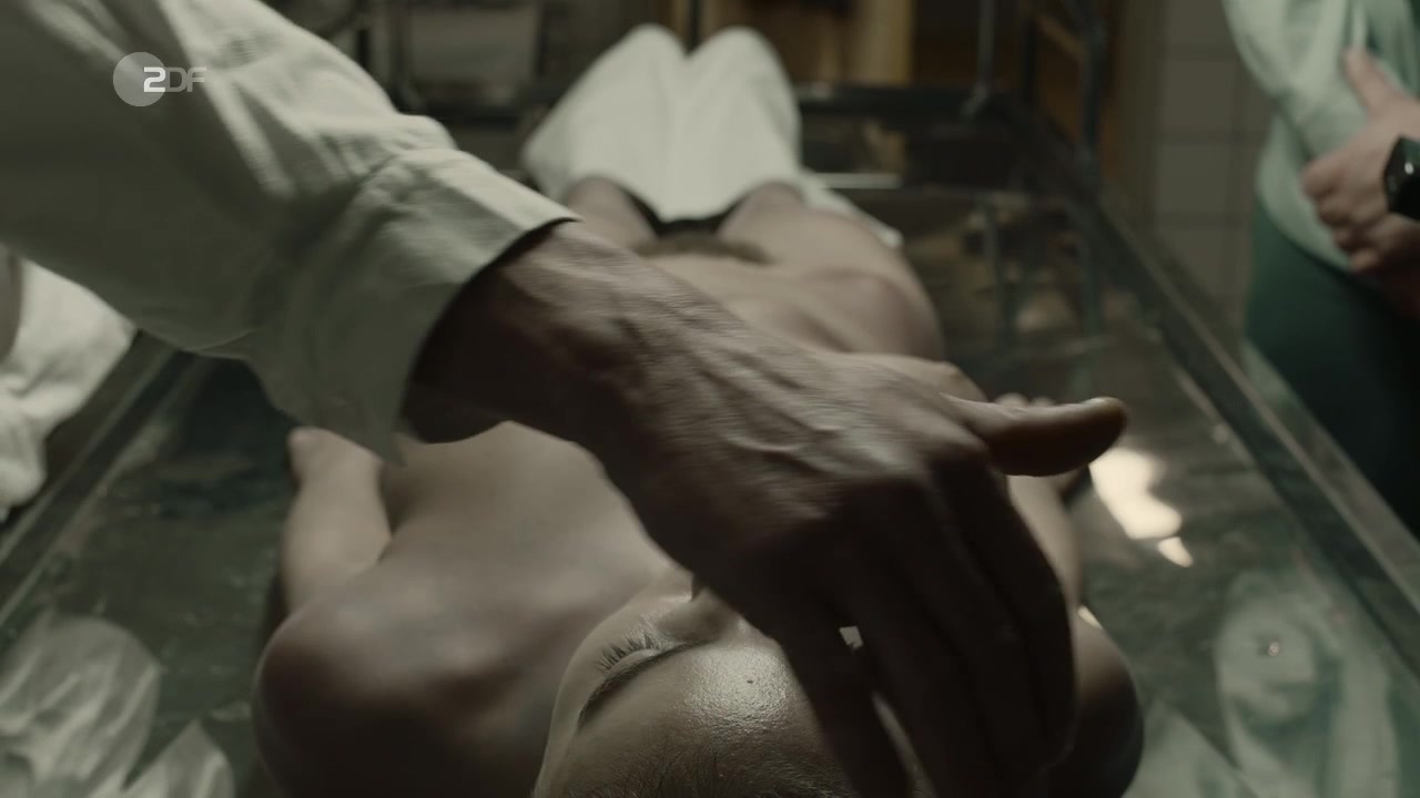 Tara Fischer nude – Walpurgisnacht – Die Mädchen und der Tod (2019)