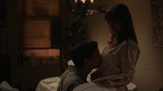 Ella Purnell naked scene - Sweetbitter s01e03 (2018, NUDE)