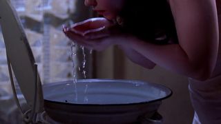 Christina Ricci Sexy - The Man Who Cried (2000)