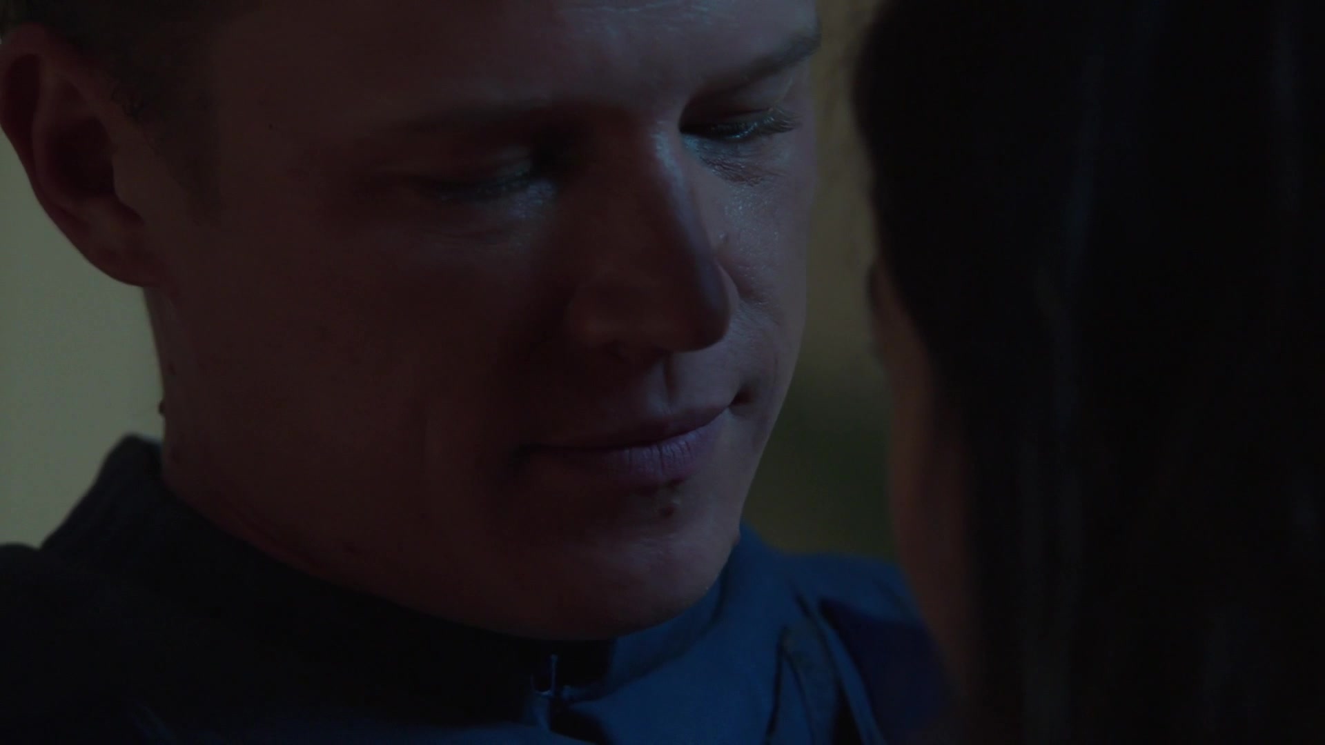 Roxanne McKee – Dominion S01 E2 (2014)