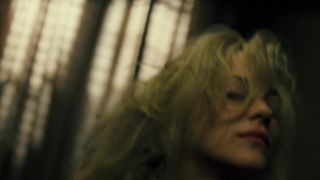 Marion Cotillard sex - La boite noire (2005)