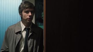 Mischa Barton nude, Emily Meade sexy – Assassination of a High School President (2008)