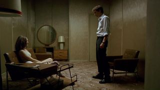 Julia Schacht, Anna Bache-Wiig nackte - Naboer (2005)