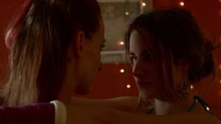 Natalie Dickinson, Ashleigh Domangue Sexy - American Unicorns (2014)