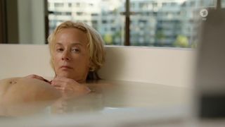 Katja Riemann naked - Todliche Geheimnisse - Jagd in Kapstadt (2017)