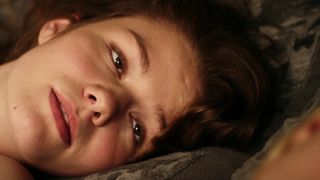 Lesbian Scene. Isabel Thierauch, Linn Reusse nude - Zwischen Sommer und Herbst (2018)