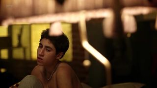 Michelle Badillo nude, Mishel Prada nude, Melissa Barrera nude - Vida s01e03 (2018)