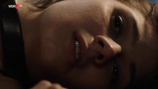 Maelle Giovanetti nude – Frechen Overdose (2014)