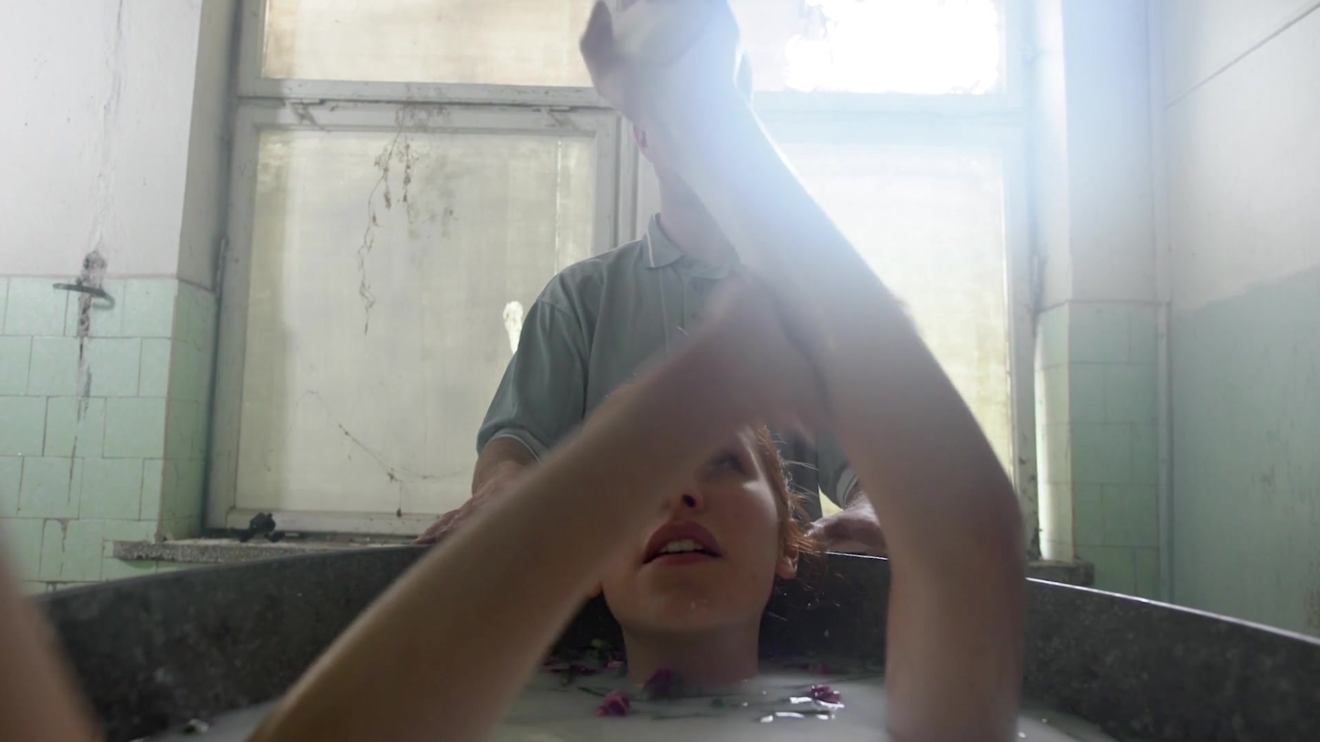 Wiktoria Kruszczynska nude – Erotyk (2019)