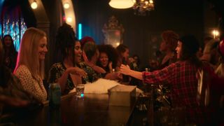 Claudia Logan hot - Tales of the City s01e04 (2019)