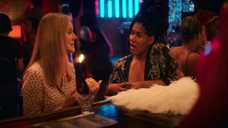 Claudia Logan hot - Tales of the City s01e04 (2019)