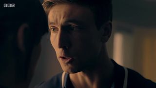 Synnove Karlsen nude - Clique s02e03 (2018)