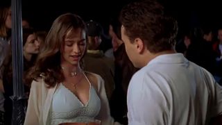 Jennifer Love Hewitt, Sarah Michelle Gellar Sexy - I Know What You Did Last Summ