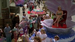 Jennifer Love Hewitt, Sarah Michelle Gellar Sexy - I Know What You Did Last Summ