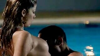 Juana Acosta nude, Maria Reyes Arias nude - A golpes (2005)