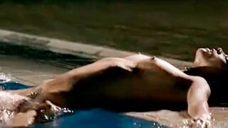 Juana Acosta nude, Maria Reyes Arias nude - A golpes (2005)