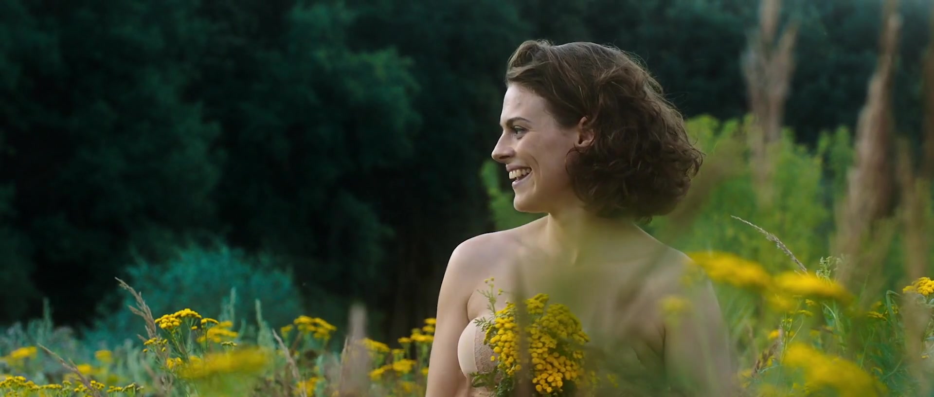 Taisiya Vilkova, Viktoriya Tolstoganova, Darya Zhovner, Polina Vitorgan nude – Vyshe neba (2019)