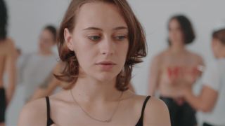 Mercedes Muller, Hanna Hilsdorf, Julia Dietze - Smile (2018) sexy nude scene