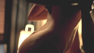 Jasmin Lord naked - Blutsschwestern - Jung, magisch, todlich (2013)