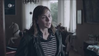 Svenja Jung - Ostfriesenkiller (2017) Nude adult movie scene