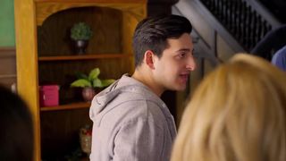 Mindy Robinson Nude - Alpha House (2014)