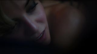 Elisa Visari, Elena Cucci, Carolina Crescentini nude - A casa tutti bene (2018)