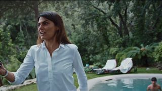 Elisa Visari, Elena Cucci, Carolina Crescentini nude - A casa tutti bene (2018)