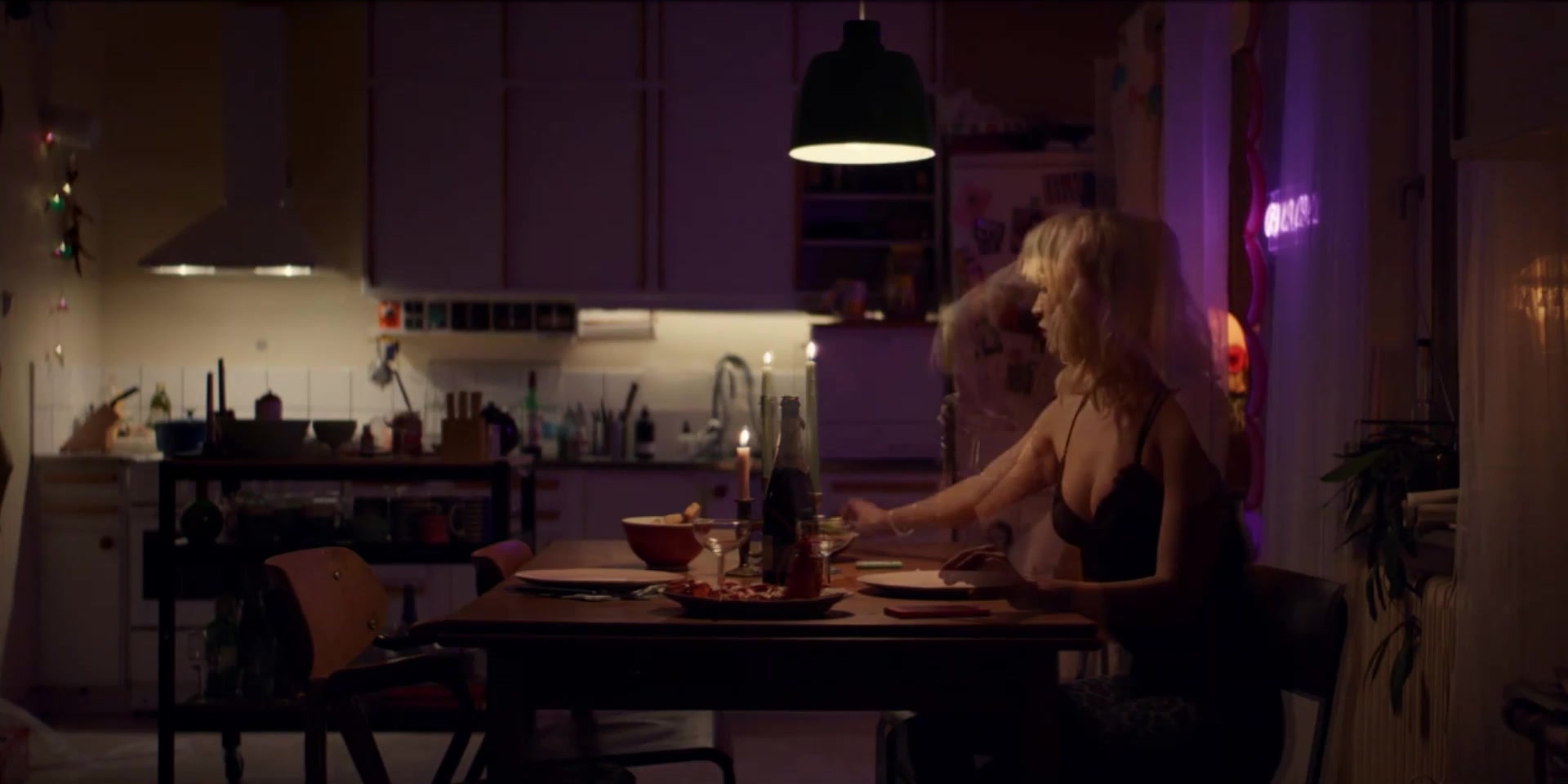 Julia Ragnarsson – Fartblinda s01e01-02 (2019)